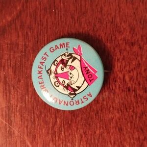 Vintage 1960's Frosted Flakes Tony the Tiger Astronaut Breakfast Game Pin, Blue